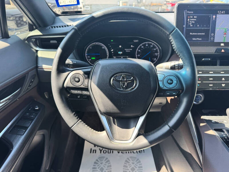 2022 Toyota Venza XLE