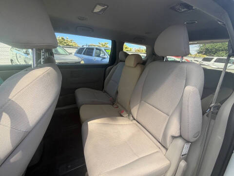 2019 Kia Sedona LX