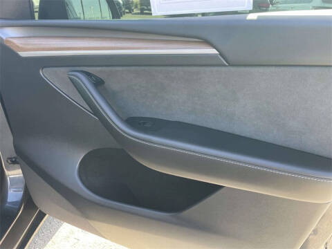 2024 Tesla Model Y Performance