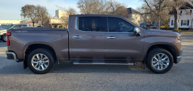 Used 2019 Chevrolet Silverado 1500 LTZ with VIN 3GCUYGED7KG196158 for sale in Milbank, SD