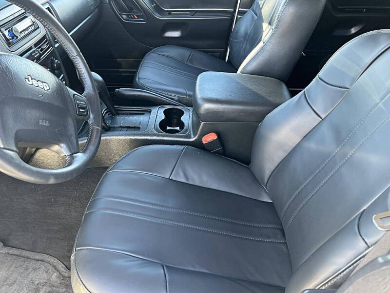 2004 Jeep Grand Cherokee Laredo