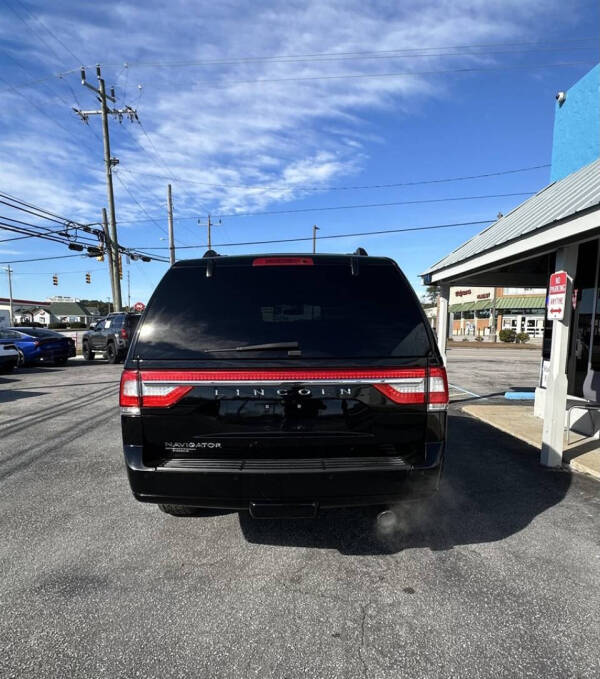 2017 Lincoln Navigator Select