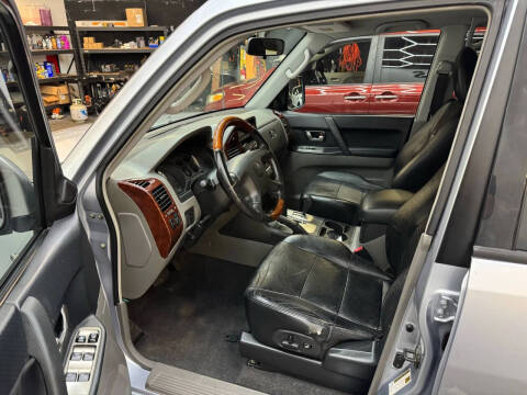 2005 Mitsubishi Montero Limited