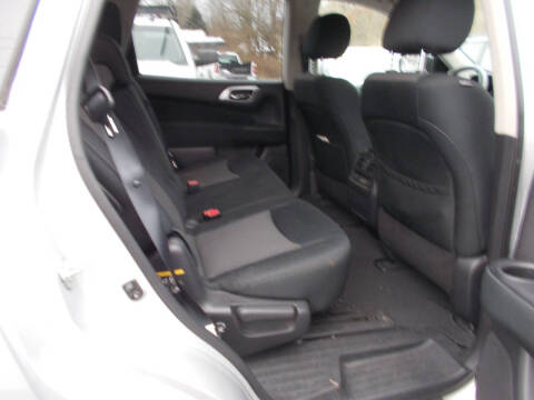 2017 Nissan Pathfinder SV