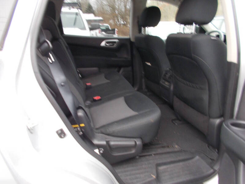 2017 Nissan Pathfinder SV