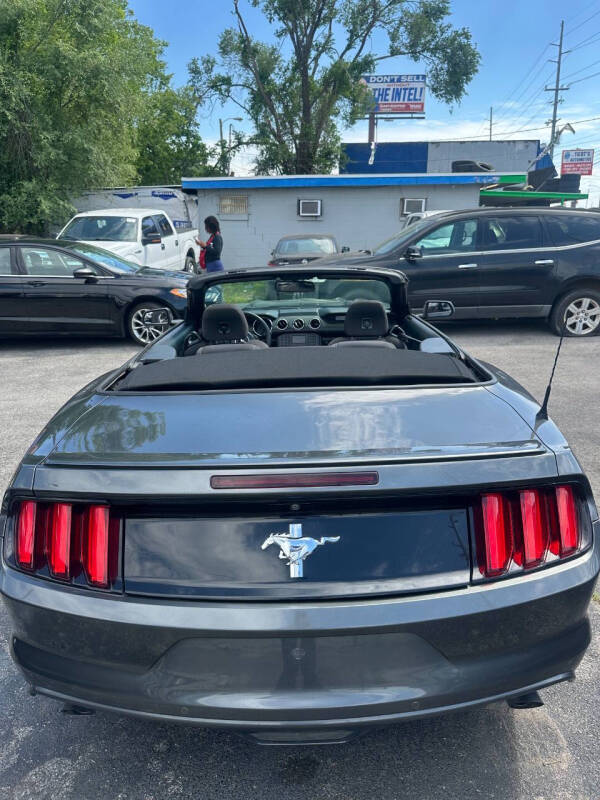 2017 Ford Mustang V6 - Photo 7