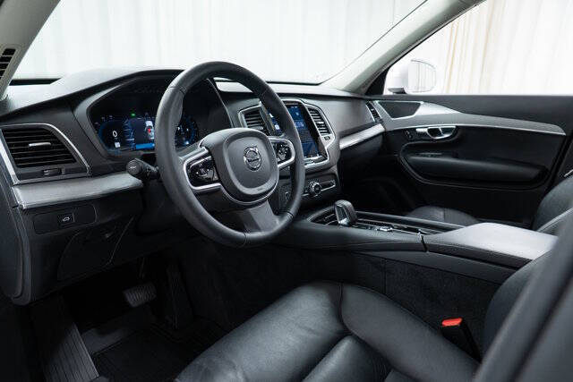 2023 Volvo XC90 B5 Core