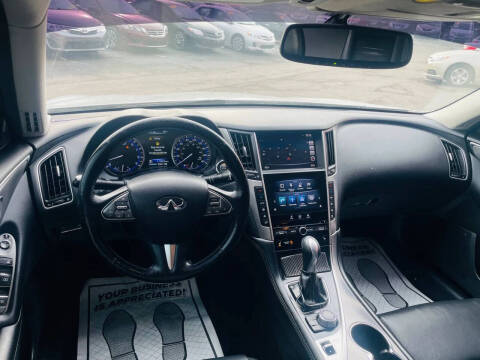 2015 Infiniti Q50 Premium