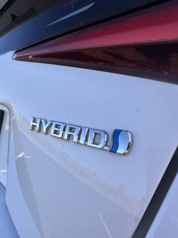 2022 Toyota Prius LE