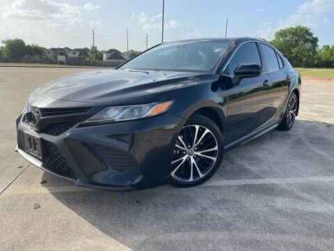 2018 Toyota Camry for sale at AUTO DIRECT Bellaire in Houston TX