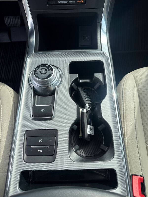 2022 Ford Edge Titanium