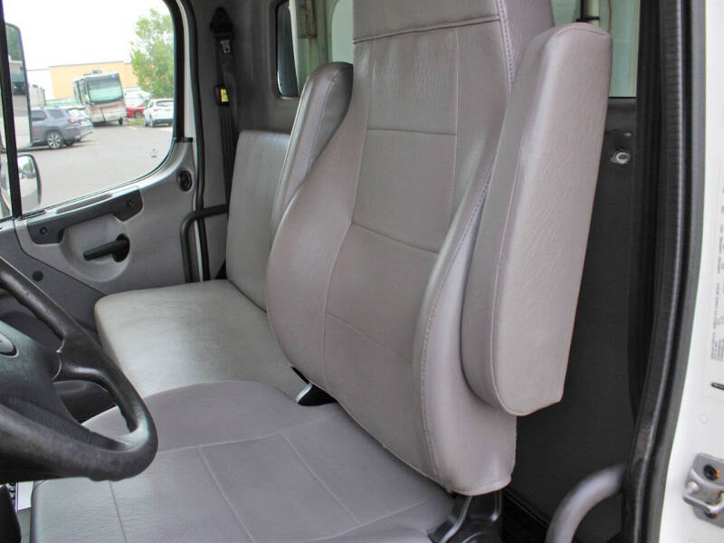 2018 Freightliner M2 106