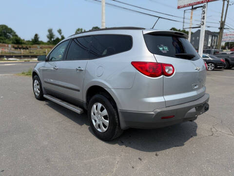 2011 Chevrolet Traverse LS