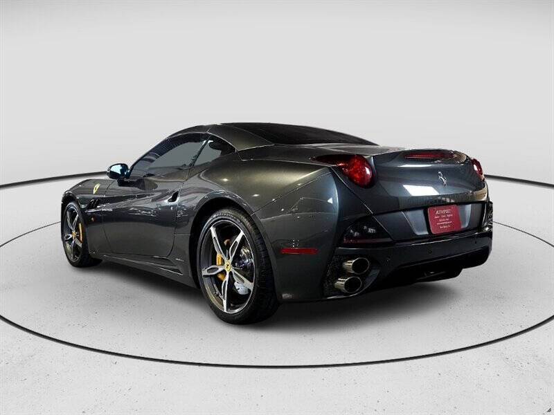 2013 Ferrari California 8