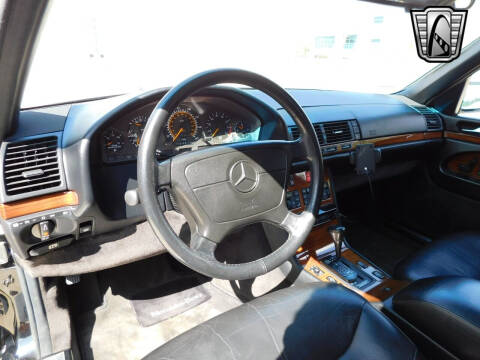 1992 Mercedes-Benz 300-Class 300 SE