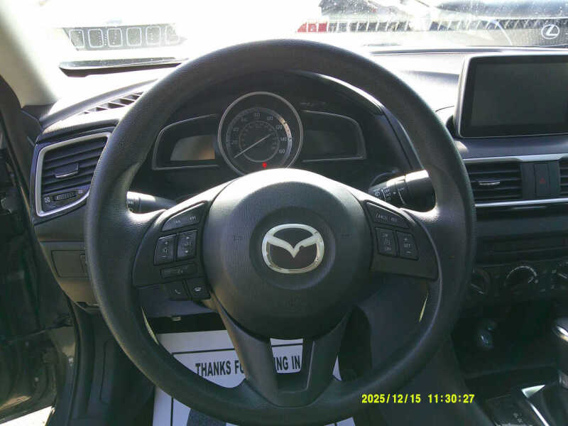 2015 Mazda MAZDA3 i Sport