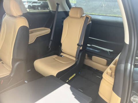 2024 Kia Carnival EX