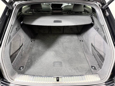 2023 Audi e-tron quattro Premium