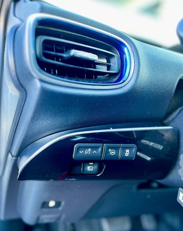 2017 Toyota Prius Four Touring