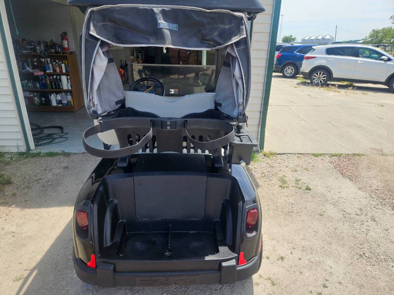 2020 E-Z-GO RXV Lithium