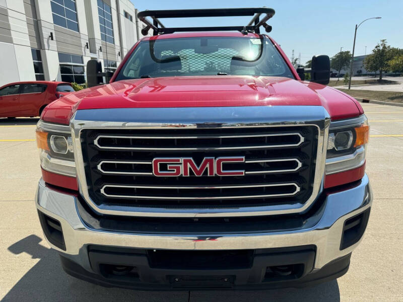 Used 2018 GMC Sierra 2500HD Base with VIN 1GT01REGXJZ333536 for sale in Elmhurst, IL