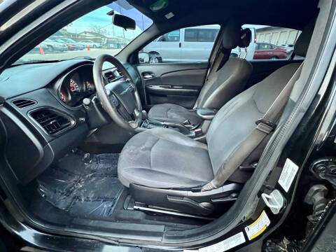 2013 Chrysler 200 LX