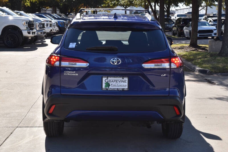 2024 Toyota Corolla Cross LE