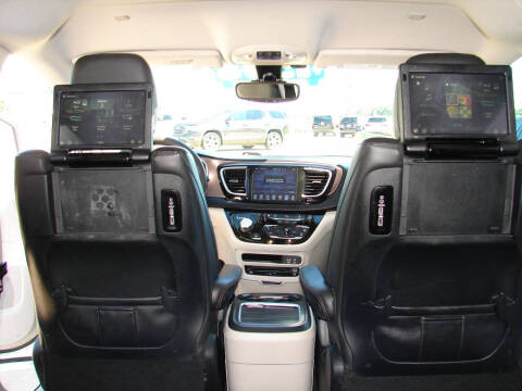 2017 Chrysler Pacifica Touring-L Plus
