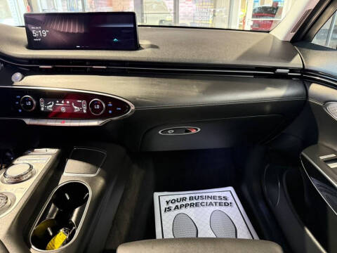 2025 Genesis GV70 2.5T Standard