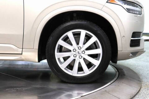 2016 Volvo XC90 T6 Momentum