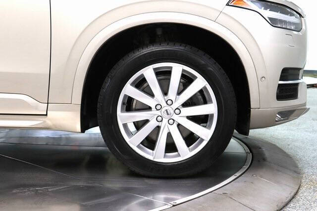 2016 Volvo XC90 T6 Momentum