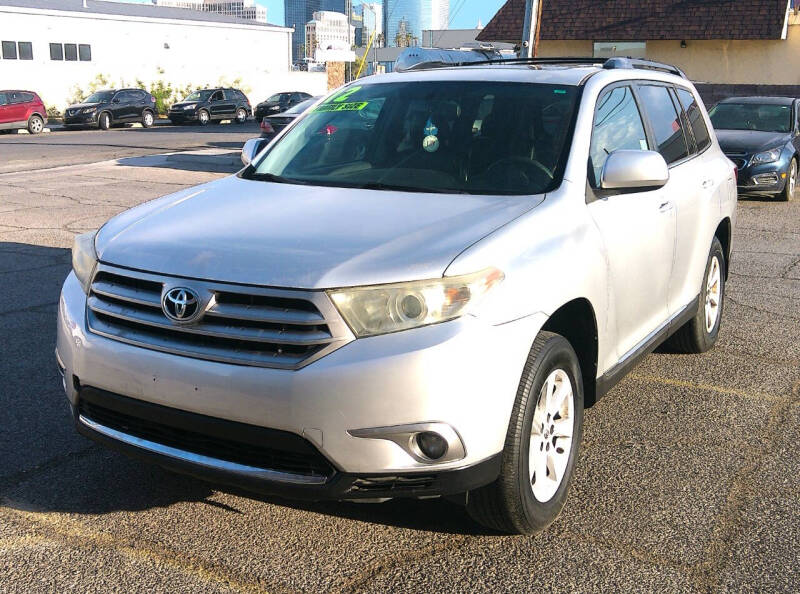 2012 Toyota Highlander Base's photo
