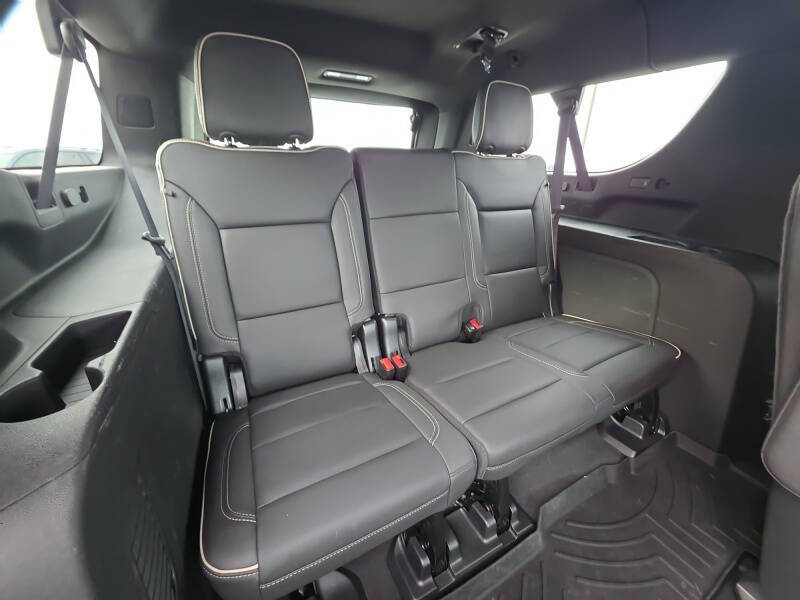 2023 GMC Yukon XL SLT