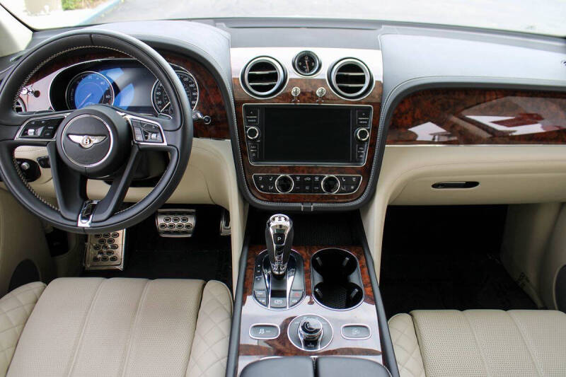 2020 Bentley Bentayga Hybrid