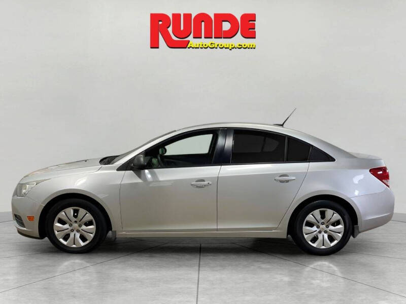 Used 2013 Chevrolet Cruze LS with VIN 1G1PB5SH7D7146670 for sale in Hazel Green, WI