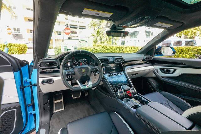 2024 Lamborghini Urus S