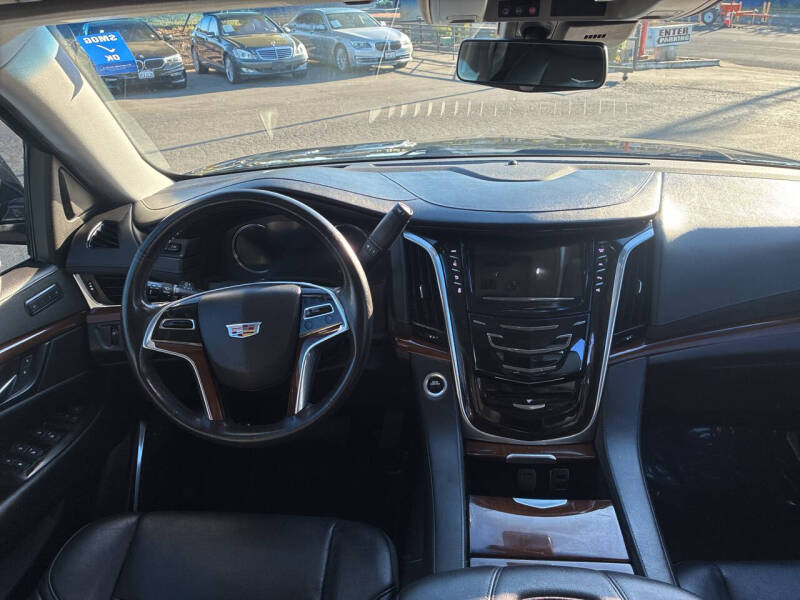 2019 Cadillac Escalade Luxury