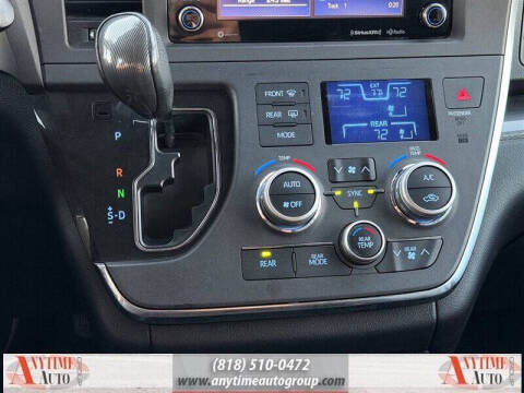 2018 Toyota Sienna SE 8-Passenger