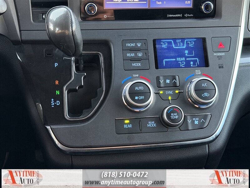 2018 Toyota Sienna SE 8-Passenger