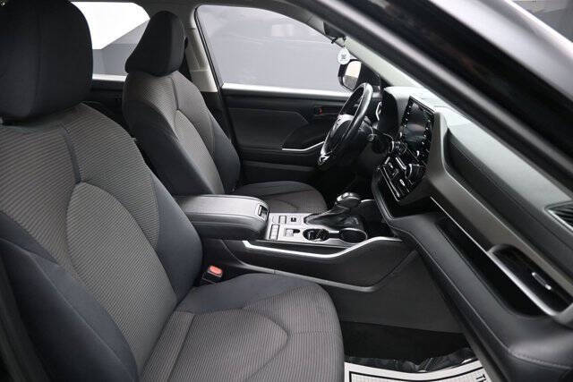 2021 Toyota Highlander LE