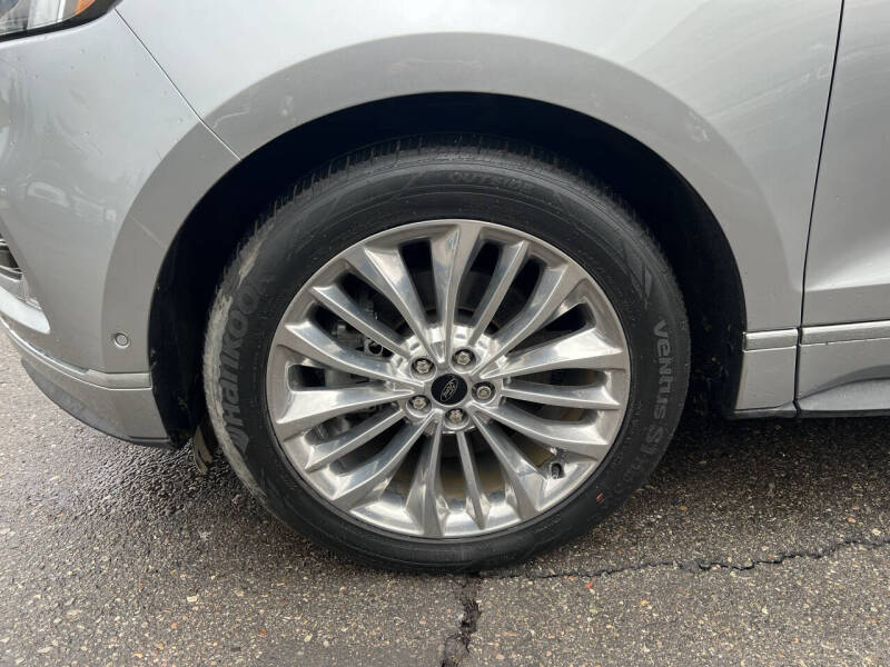 2020 Ford Edge Titanium