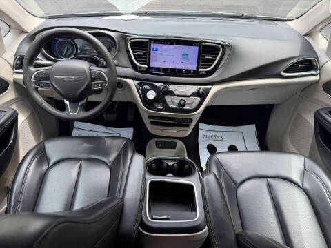 2023 Chrysler Pacifica Touring L