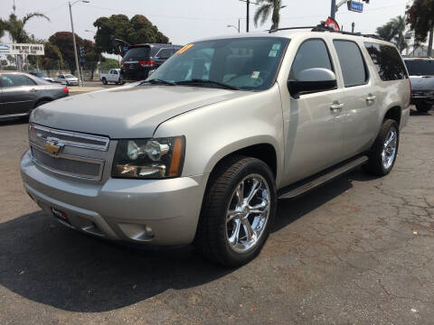 2007 Chevrolet Suburban for sale at Auto Max of Ventura in Ventura CA