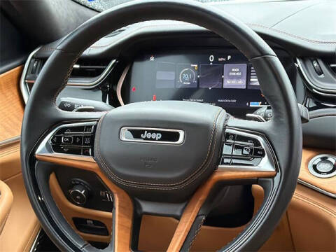 2022 Jeep Grand Cherokee Summit