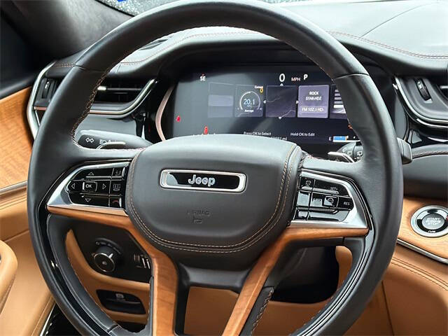 2022 Jeep Grand Cherokee Summit