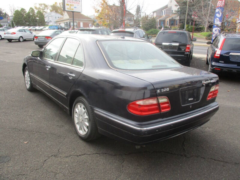 2002 Mercedes-Benz E-Class E320 4Matic photo 4