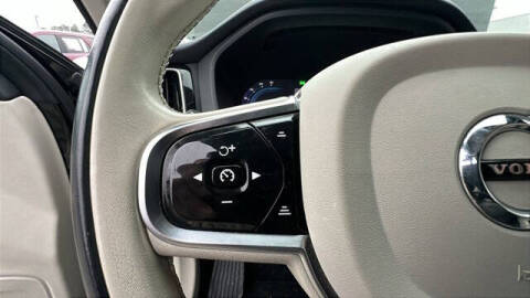 2024 Volvo XC60 B5 Core Dark Theme