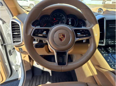 2017 Porsche Cayenne Platinum Edition