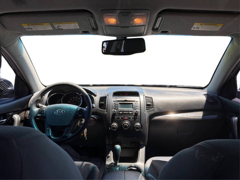 2011 Kia Sorento LX