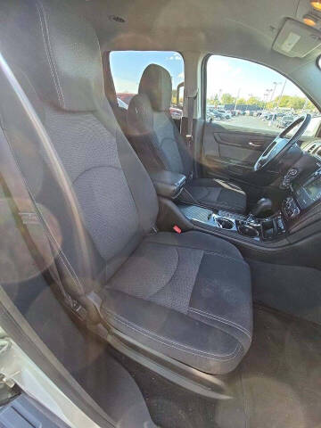 2017 Chevrolet Traverse LT